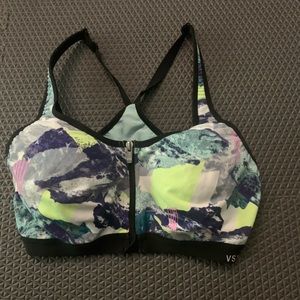 Victoria’s Secret VSX Sports Bra 36B